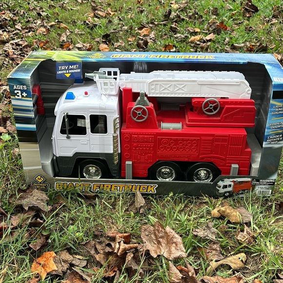 MEMBERS MARK GIANT FIRE TRUCK 23”X11.5”X7.5”WIDE - Picture 8 of 9
